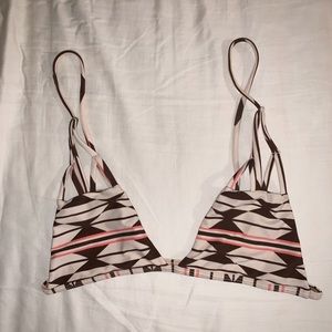 Acacia medium santorini top